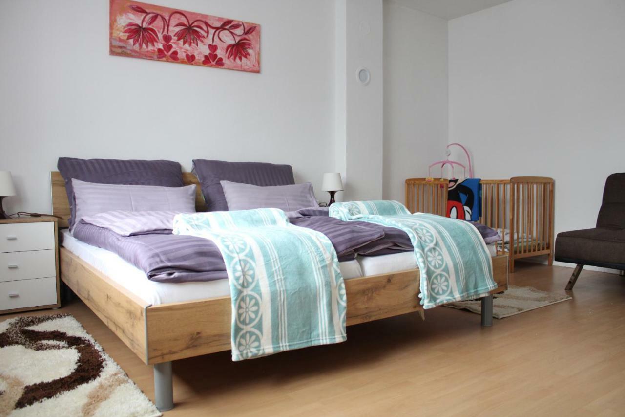 Holiday House Huszar Парндорф Екстериор снимка