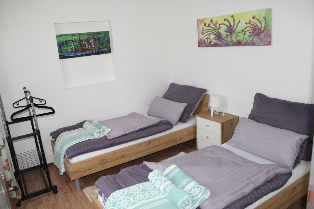 Holiday House Huszar Парндорф Екстериор снимка